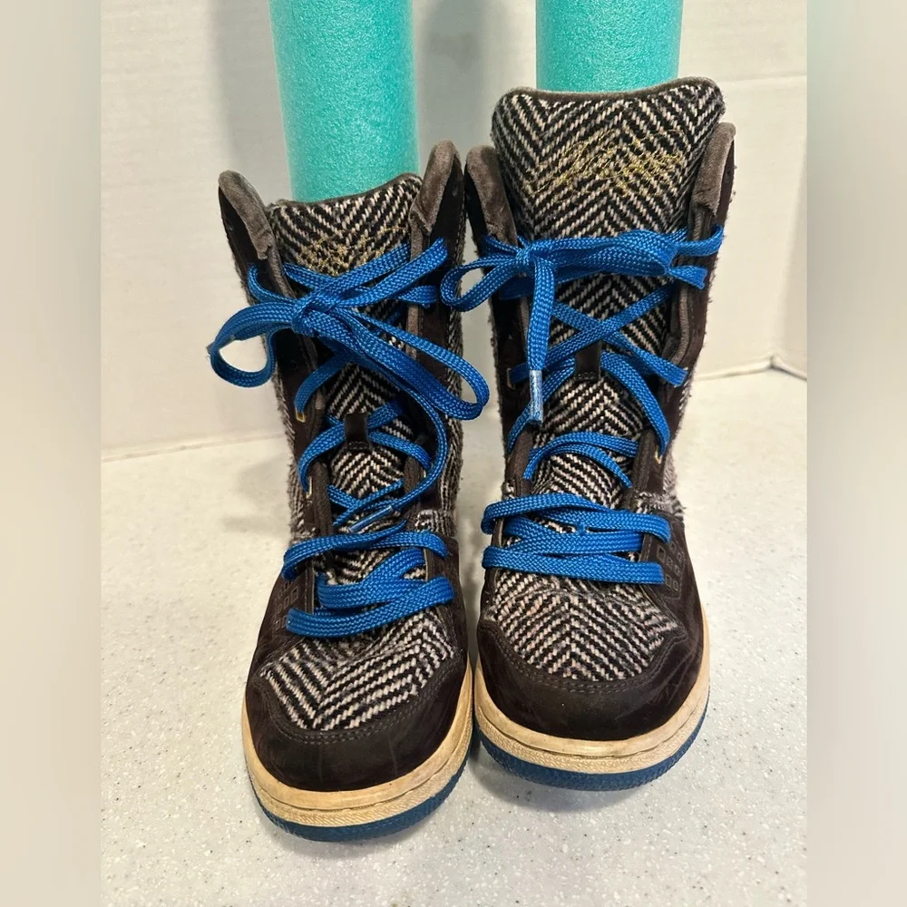 Nike Air Jordan Flight 23 Sneaker Boots. Holiday 2009 Collection Girl’s 5Y.